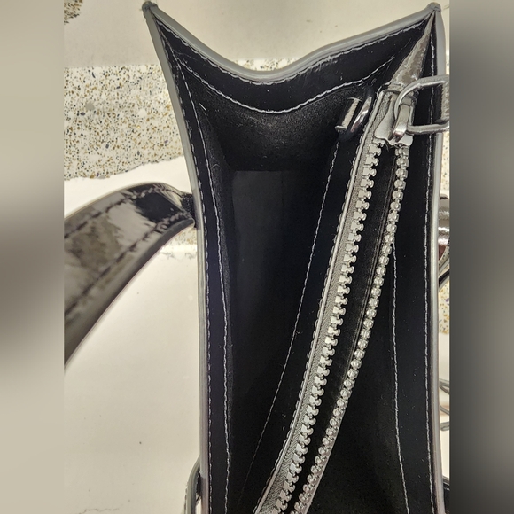 MARC JACOBS Mini Grind Patent Crossbody Tote In Black - Picture 11 of 15